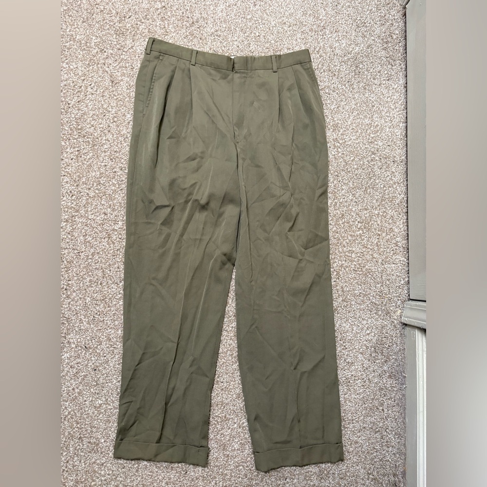 Men's Pleated Brooks Brothers Pants